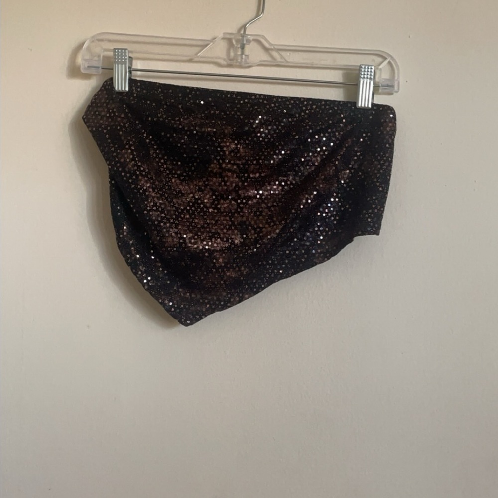 Women’s sparkling crop top great for the summer